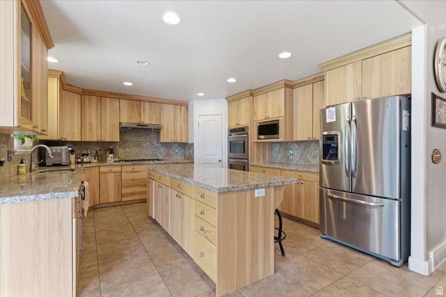 6237 W 4600 S, Hooper, UT 84315
