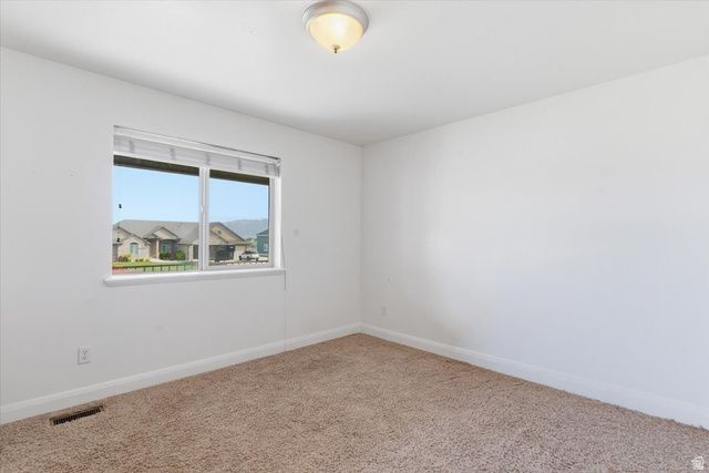 6237 W 4600 S, Hooper, UT 84315
