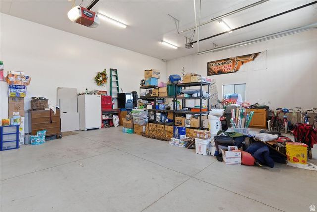 6237 W 4600 S, Hooper, UT 84315