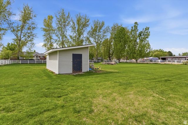 6237 W 4600 S, Hooper, UT 84315