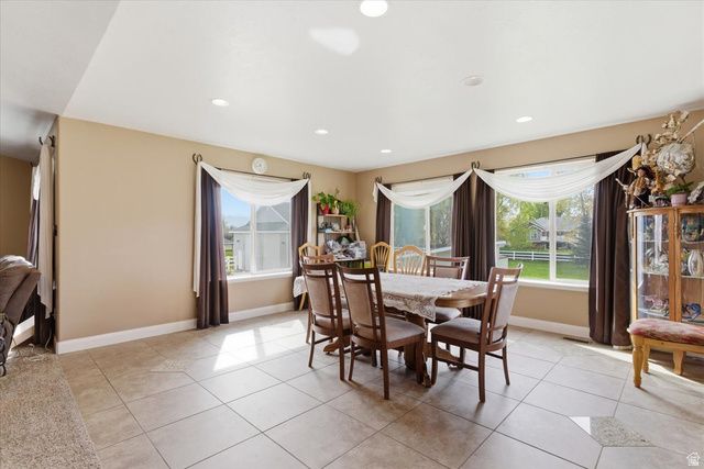 6237 W 4600 S, Hooper, UT 84315