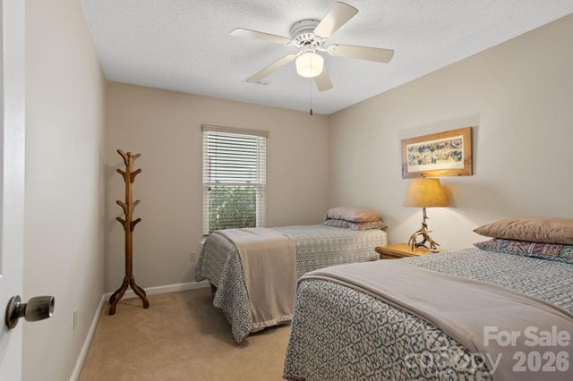 551 Woodfield Lane, Hendersonville, NC 28791