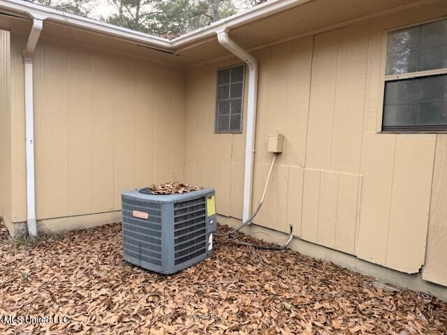 1953 Longwood Drive, Jackson, MS 39212