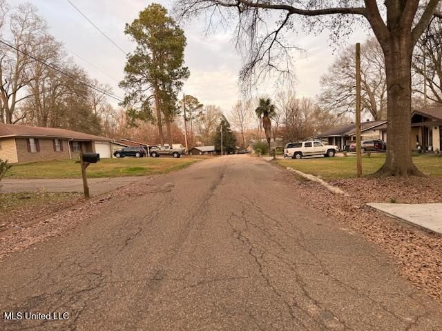 1953 Longwood Drive, Jackson, MS 39212