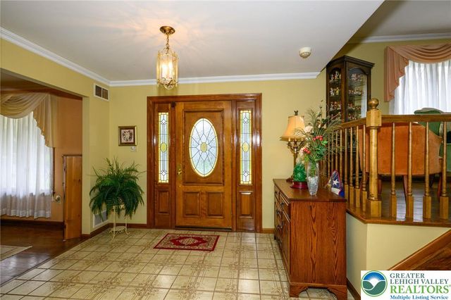 385 Apollo Drive, Bethlehem City, PA 18017