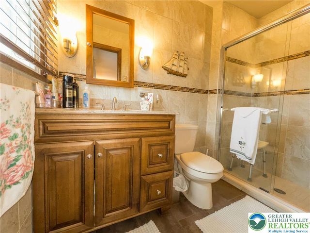 385 Apollo Drive, Bethlehem City, PA 18017