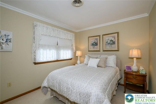 385 Apollo Drive, Bethlehem City, PA 18017