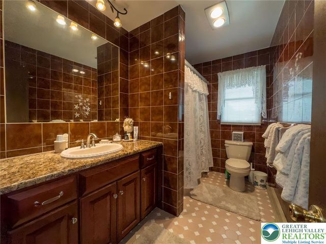 385 Apollo Drive, Bethlehem City, PA 18017