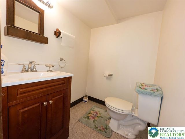 385 Apollo Drive, Bethlehem City, PA 18017
