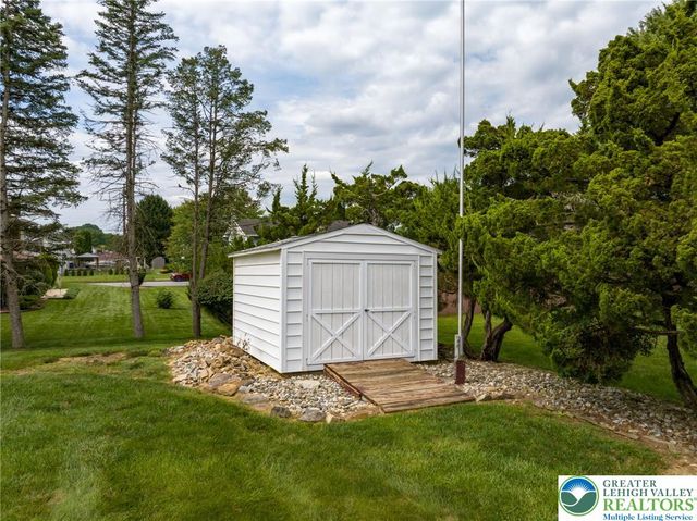 385 Apollo Drive, Bethlehem City, PA 18017