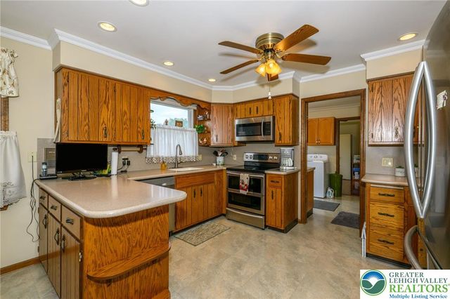 385 Apollo Drive, Bethlehem City, PA 18017