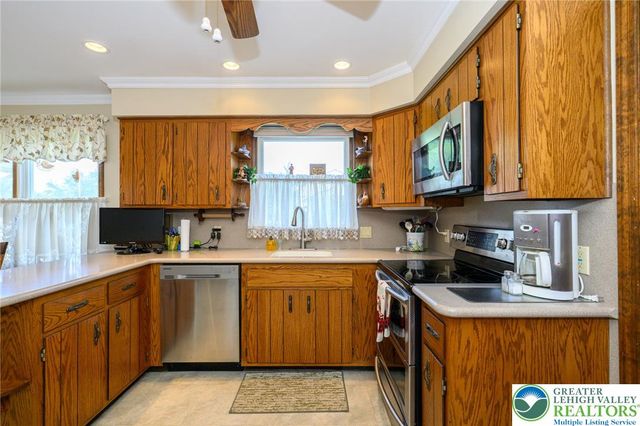 385 Apollo Drive, Bethlehem City, PA 18017