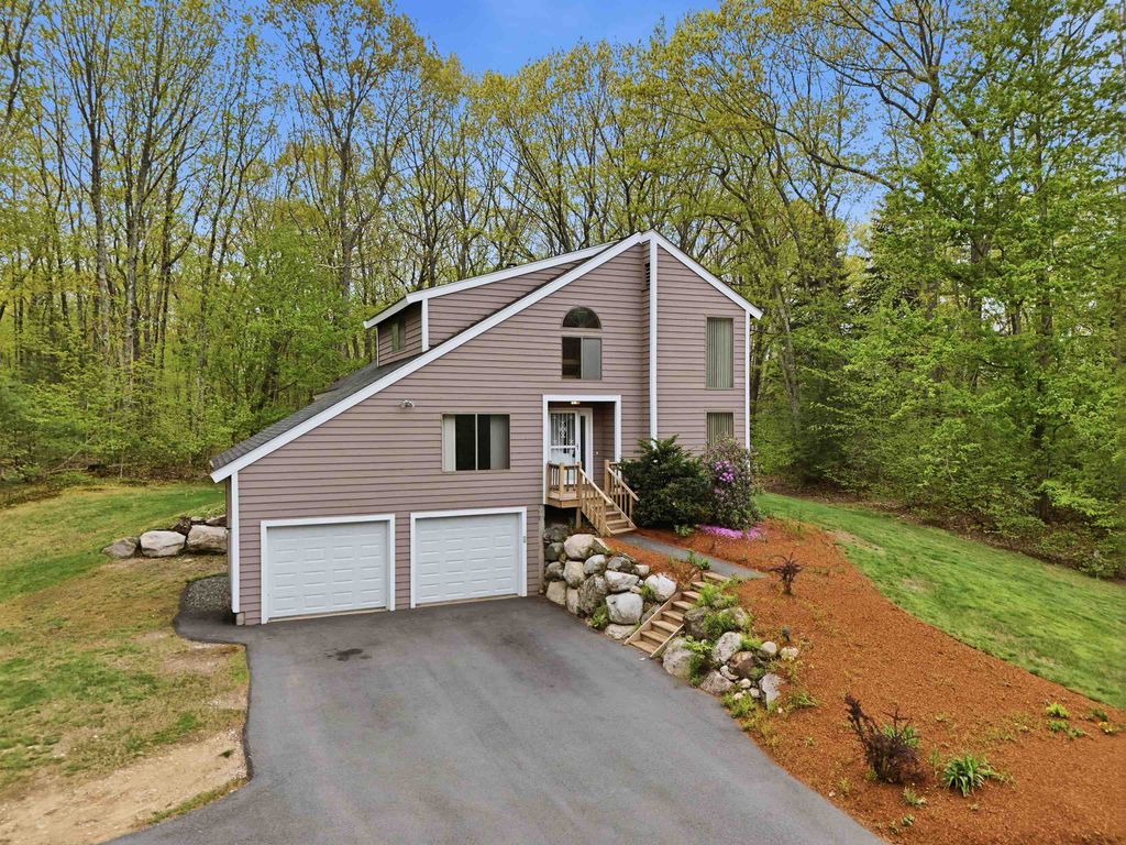 35 Pilgrim Circle, Hampstead, NH 03826