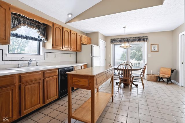 295 Carriage Court, Franklin, IN 46131