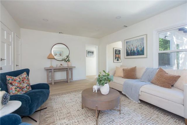 210 N Naomi, Burbank, CA 91505