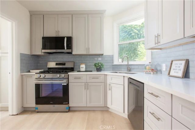 210 N Naomi, Burbank, CA 91505