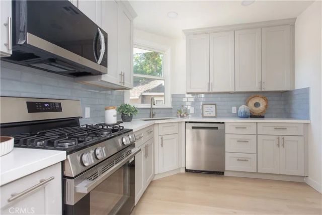 210 N Naomi, Burbank, CA 91505