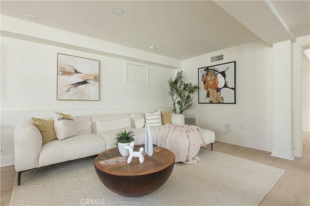 210 N Naomi, Burbank, CA 91505
