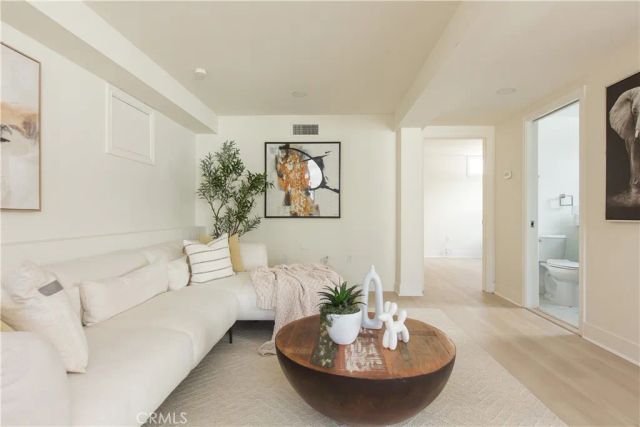 210 N Naomi, Burbank, CA 91505