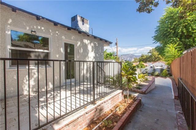210 N Naomi, Burbank, CA 91505
