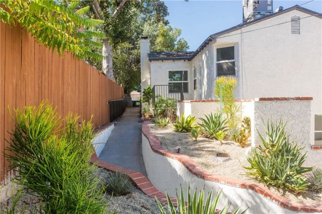 210 N Naomi, Burbank, CA 91505