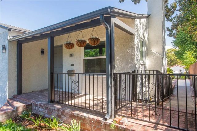 210 N Naomi, Burbank, CA 91505