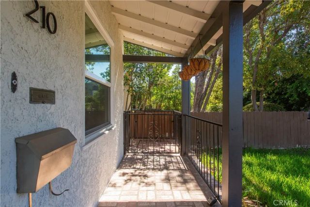 210 N Naomi, Burbank, CA 91505
