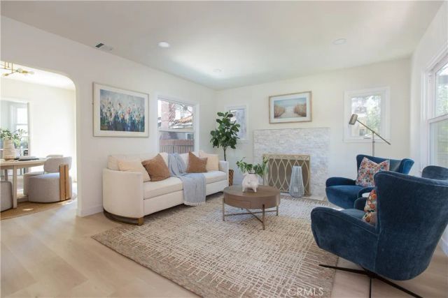210 N Naomi, Burbank, CA 91505