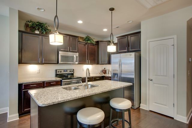 2005 Bungalow Dr, Thompsons Station, TN 37179