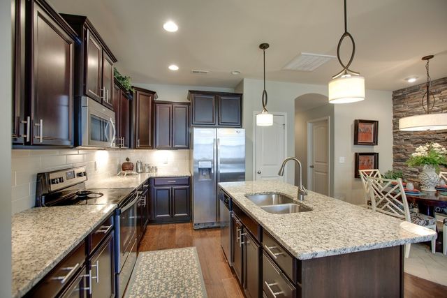 2005 Bungalow Dr, Thompsons Station, TN 37179