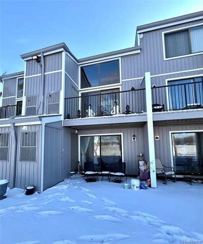 9633 Harbour Cove Court, Ypsilanti, MI 48197