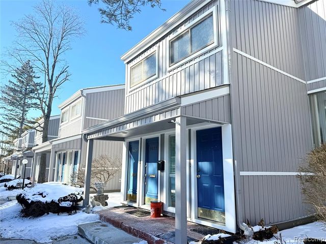 9633 Harbour Cove Court, Ypsilanti, MI 48197