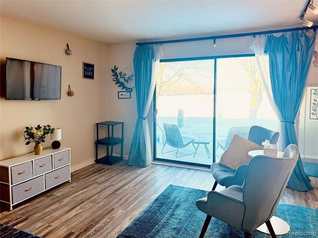 9633 Harbour Cove Court, Ypsilanti, MI 48197