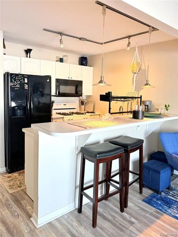 9633 Harbour Cove Court, Ypsilanti, MI 48197