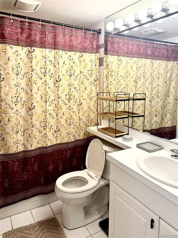 9633 Harbour Cove Court, Ypsilanti, MI 48197