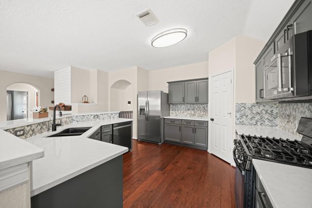 4926 Quiet Canyon Drive, Friendswood, TX 77546