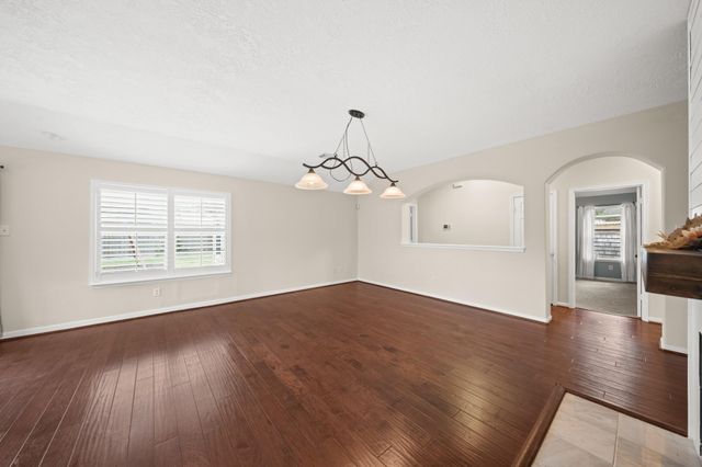 4926 Quiet Canyon Drive, Friendswood, TX 77546