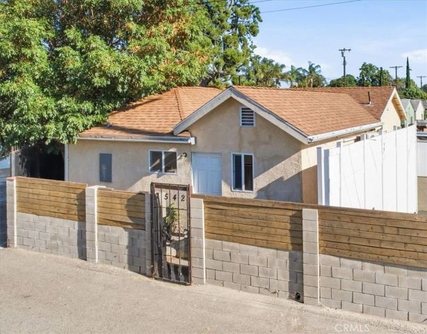 7542 White Oak Ave, Van Nuys, CA 91406