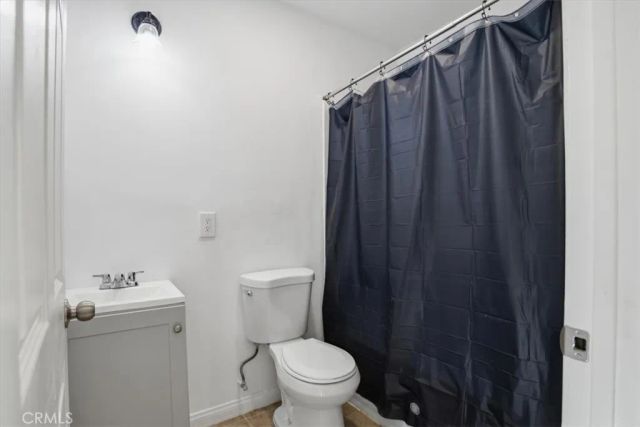 7542 White Oak Ave, Van Nuys, CA 91406