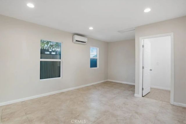 7542 White Oak Ave, Van Nuys, CA 91406