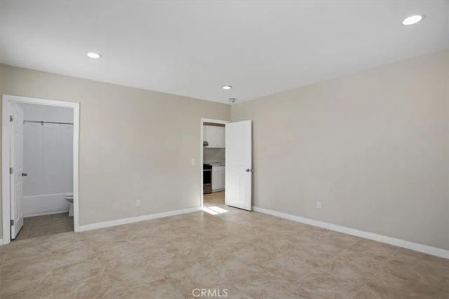 7542 White Oak Ave, Van Nuys, CA 91406