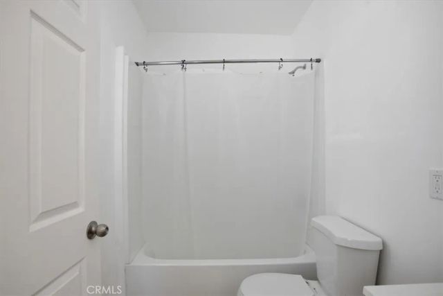 7542 White Oak Ave, Van Nuys, CA 91406