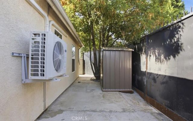 7542 White Oak Ave, Van Nuys, CA 91406