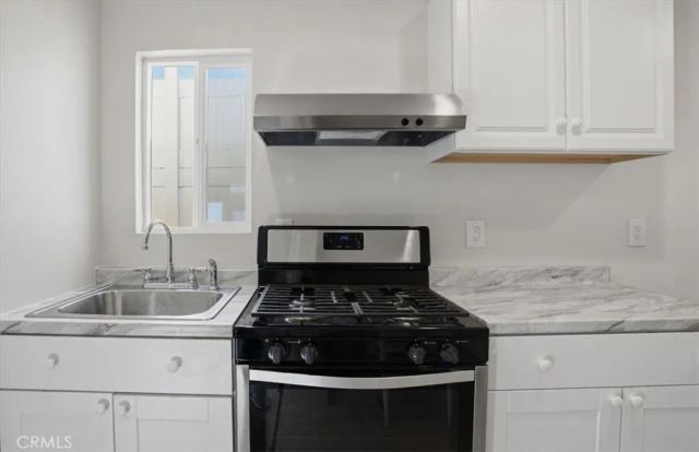 7542 White Oak Ave, Van Nuys, CA 91406
