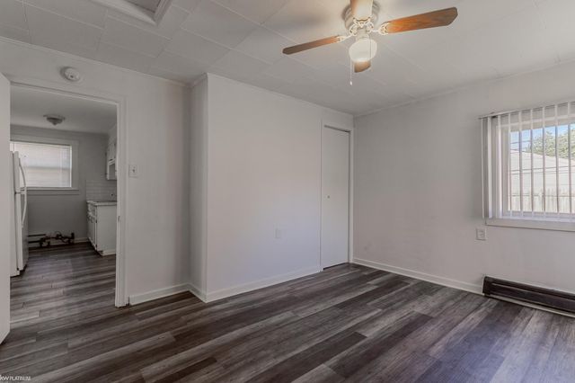 22488 Piper Avenue, Eastpointe, MI 48021