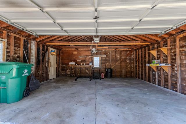 22488 Piper Avenue, Eastpointe, MI 48021