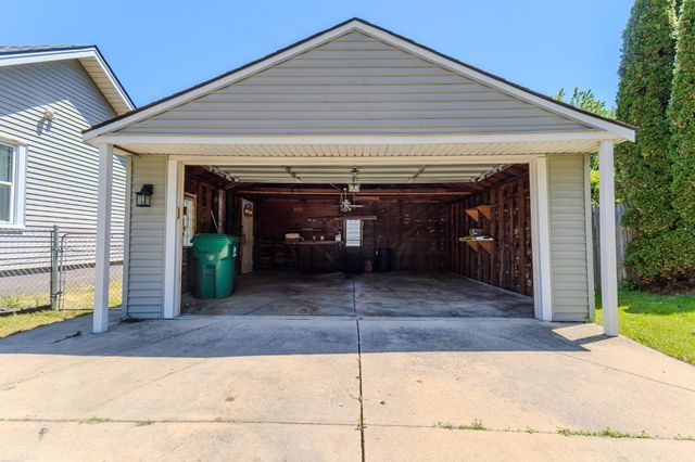 22488 Piper Avenue, Eastpointe, MI 48021