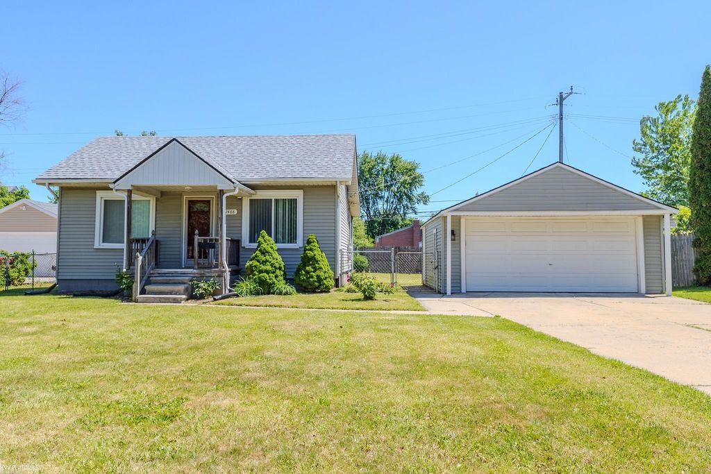 22488 Piper Avenue, Eastpointe, MI 48021