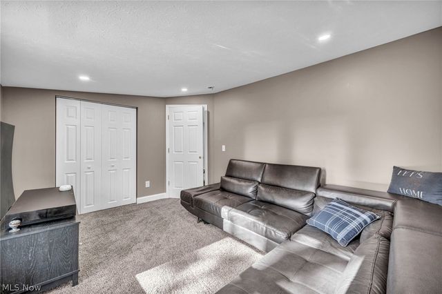 8689 Stearns Road, Olmsted Twp, OH 44138