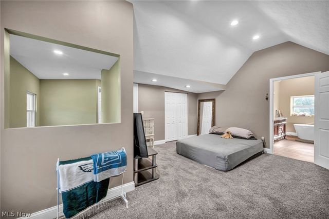 8689 Stearns Road, Olmsted Twp, OH 44138